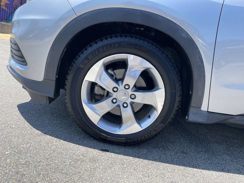 Used 2019 Honda HR-V LX image 9
