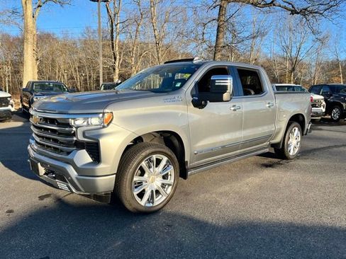 Used 2024 Chevrolet Silverado 1500 High Country w/ High Country Premium Package AWD/4WD image 2