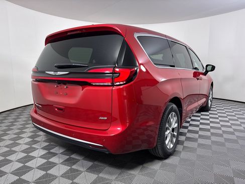 New 2026 Chrysler Pacifica Select AWD/4WD image 25