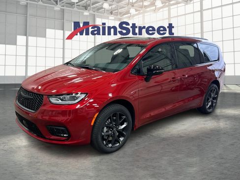 New 2026 Chrysler Pacifica Select AWD/4WD image 1