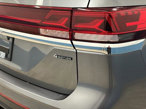 Used 2025 Volkswagen Atlas SE image 33