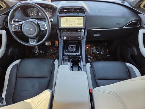 Used 2019 Jaguar F-PACE S image 18