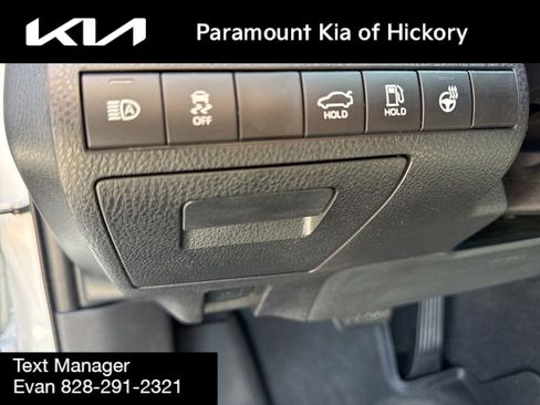 Used 2020 Toyota Camry XSE w/ Navigation Package AWD/4WD image 18