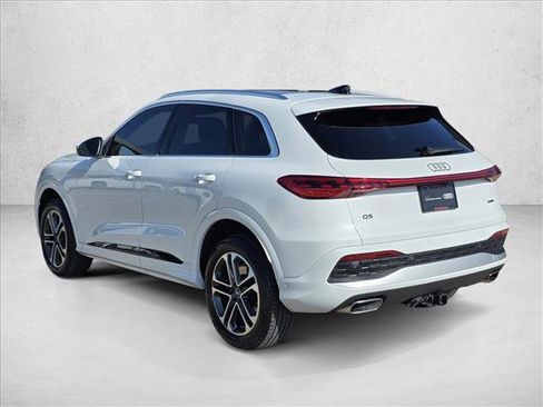 Certified 2025 Audi Q5 Premium w/ Convenience Package image 7