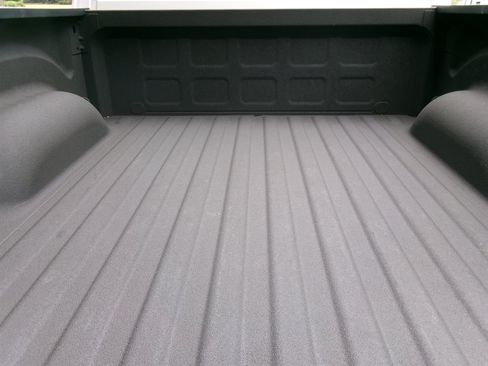 Used 2017 RAM 1500 Express RWD image 9