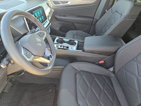 New 2026 Volkswagen Atlas Cross Sport SE image 11