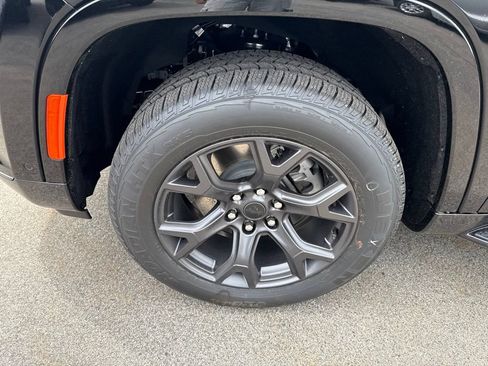 New 2026 Jeep Grand Wagoneer Limited AWD/4WD image 9