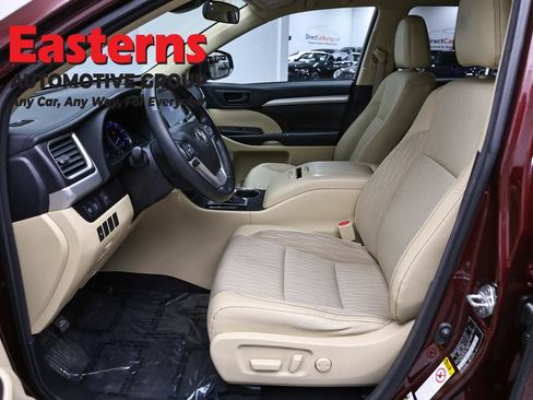 Used 2018 Toyota Highlander Plus AWD/4WD image 13