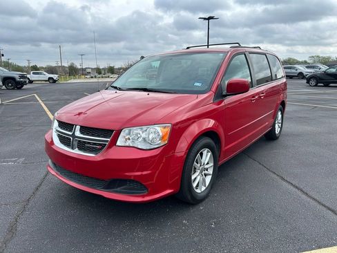 Used 2014 Dodge Grand Caravan SXT image 5