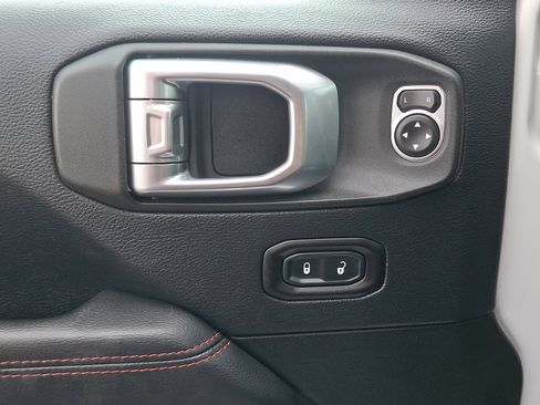 Used 2019 Jeep Wrangler Unlimited Rubicon AWD/4WD image 13