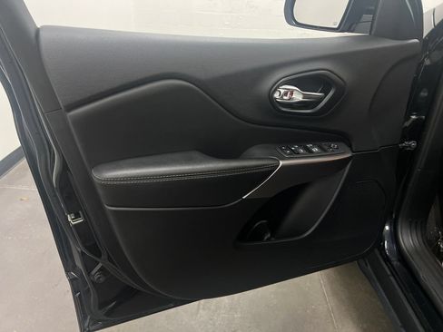 Used 2022 Jeep Cherokee Latitude Lux FWD image 13