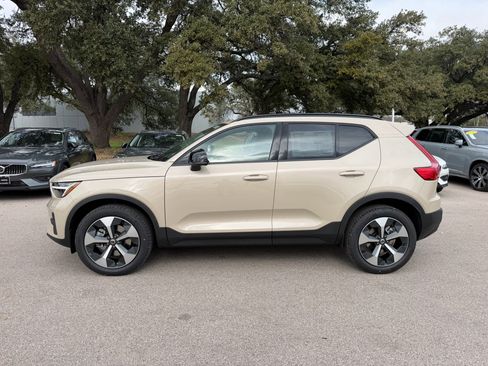New 2026 Volvo XC40 B5 Core image 3