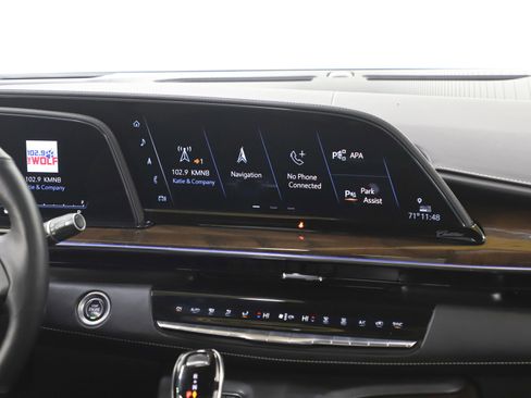 Used 2021 Cadillac Escalade Sport Platinum w/ LPO, ONYX Package image 17