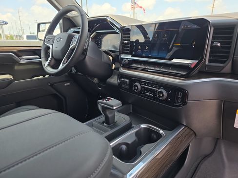 New 2026 Chevrolet Silverado 1500 RST w/ Dark Appearance Package AWD/4WD image 16