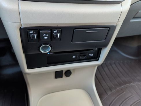 Used 2018 Toyota Sienna XLE Premium FWD image 23