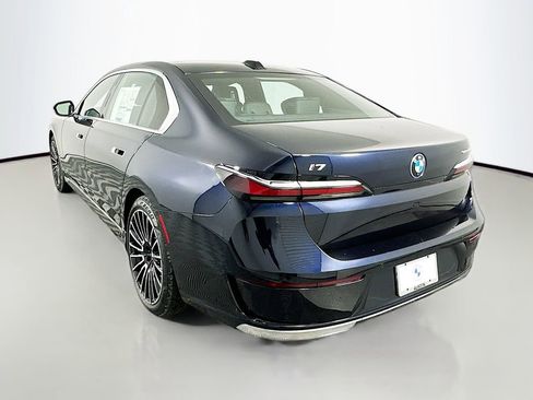 Used 2025 BMW i7 eDrive50 w/ Executive Package image 7