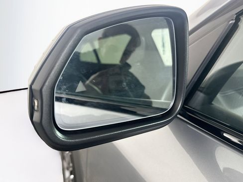 Used 2025 BMW X2 xDrive28i image 16