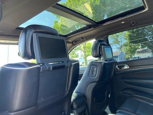 Used 2017 Jeep Grand Cherokee Overland RWD image 29