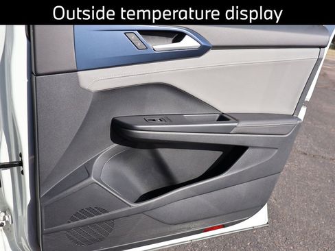 Certified 2024 Volkswagen Taos SE image 15