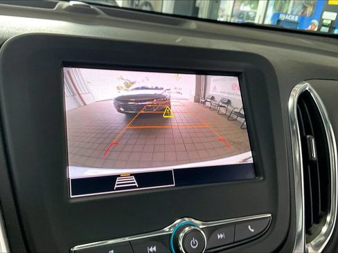 Used 2024 Chevrolet Equinox LT FWD image 12