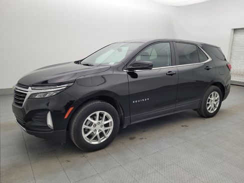 Used 2024 Chevrolet Equinox LT image 2