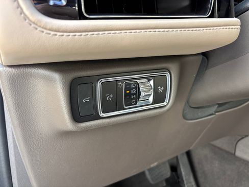 Certified 2023 Lincoln Aviator Reserve w/ Equipment Group 201A image 16