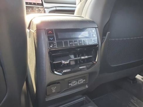 Used 2025 Jeep Grand Cherokee L Limited AWD/4WD image 28