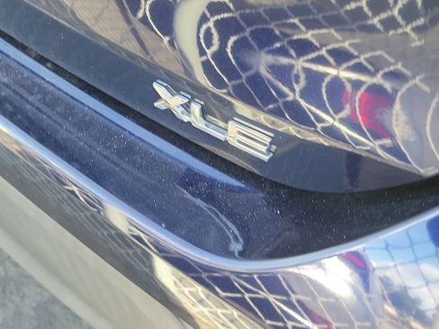 Certified 2021 Toyota Highlander XLE FWD image 10