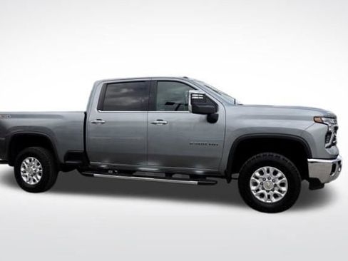 Used 2024 Chevrolet Silverado 2500 LTZ w/ LTZ Convenience Package image 13