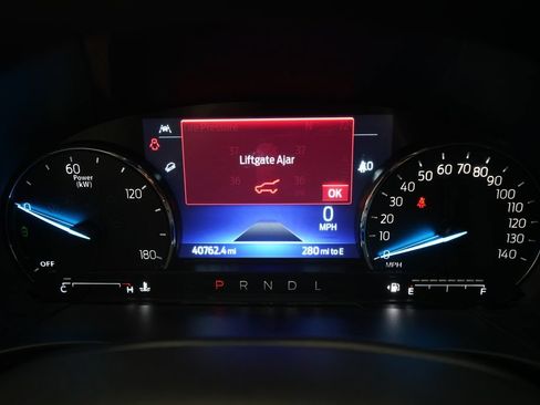 Used 2022 Ford Escape SE w/ Convenience Package AWD/4WD image 2