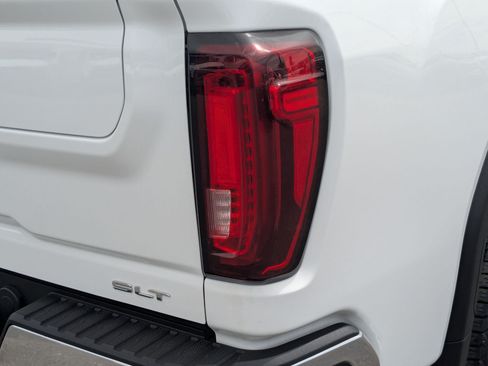 Used 2023 GMC Sierra 2500 SLT AWD/4WD image 11