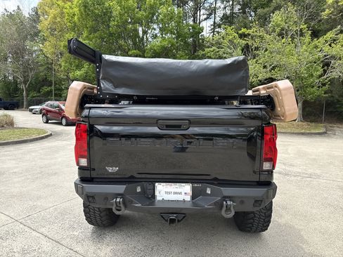 Used 2023 Chevrolet Colorado Trail Boss w/ Technology Package AWD/4WD image 6