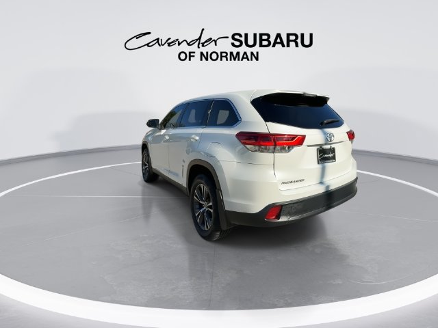 Used 2019 Toyota Highlander LE FWD image 7