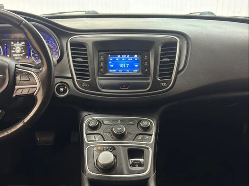Used 2015 Chrysler 200 Limited w/ Convenience Group image 18
