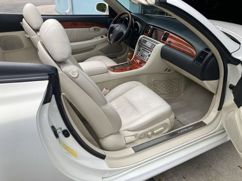 Used 2006 Lexus SC 430 Convertible RWD image 17