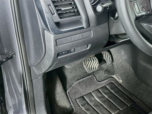 Used 2023 Nissan Rogue S AWD/4WD image 17