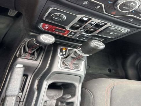 Used 2021 Jeep Wrangler Unlimited Rubicon AWD/4WD image 23