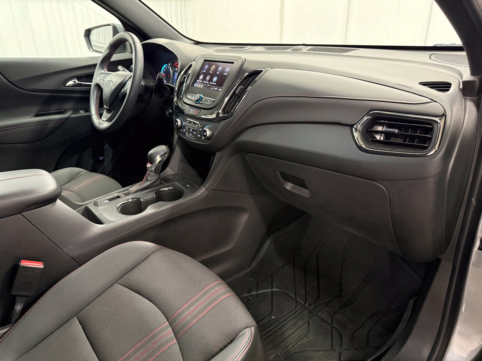 Used 2023 Chevrolet Equinox RS w/ LPO, Floor Liner Package FWD image 26