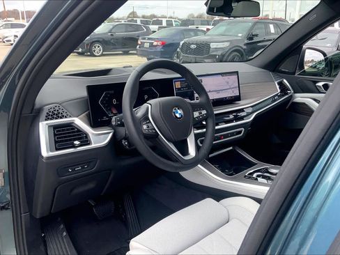 Used 2024 BMW X5 xDrive40i w/ Premium Package image 18