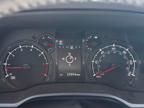 Used 2024 Toyota 4Runner SR5 Premium w/ Moonroof Package AWD/4WD image 10