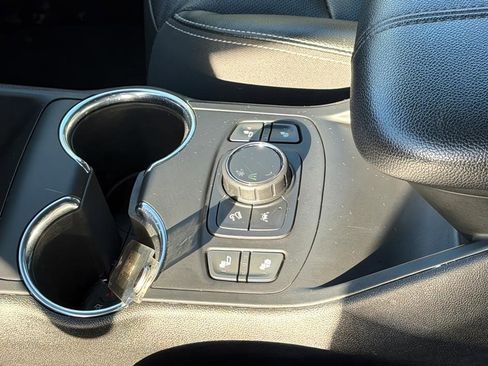 Certified 2023 GMC Terrain SLT image 16