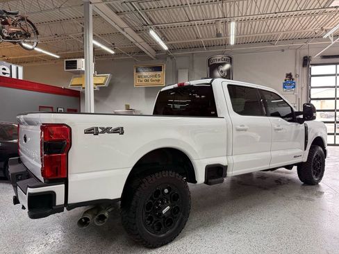 Used 2024 Ford F250 Lariat w/ Black Appearance Package image 6