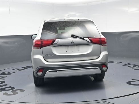 Used 2020 Mitsubishi Outlander ES image 18
