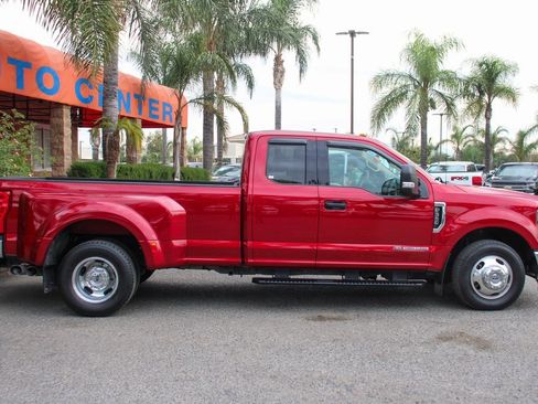 Used 2019 Ford F350 XLT w/ Camper Package image 9