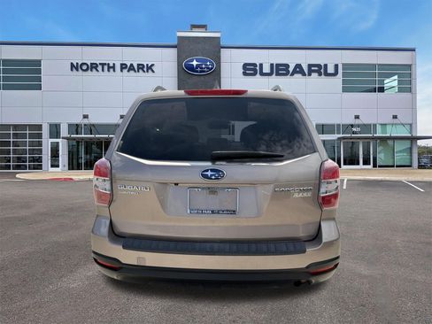 Used 2016 Subaru Forester 2.5i Premium AWD/4WD image 4