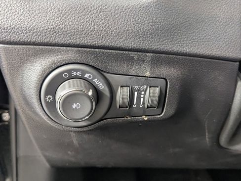 Used 2020 Jeep Compass Latitude FWD image 15
