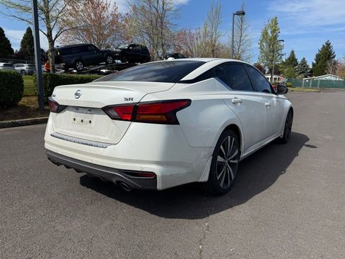 Used 2020 Nissan Altima 2.5 SR w/ Premium Package image 7