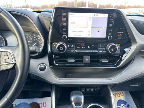 Used 2021 Toyota Highlander XLE image 23