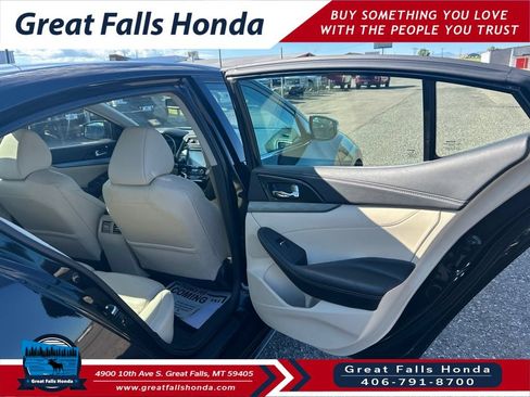 Used 2017 Nissan Maxima 3.5 SL FWD image 24