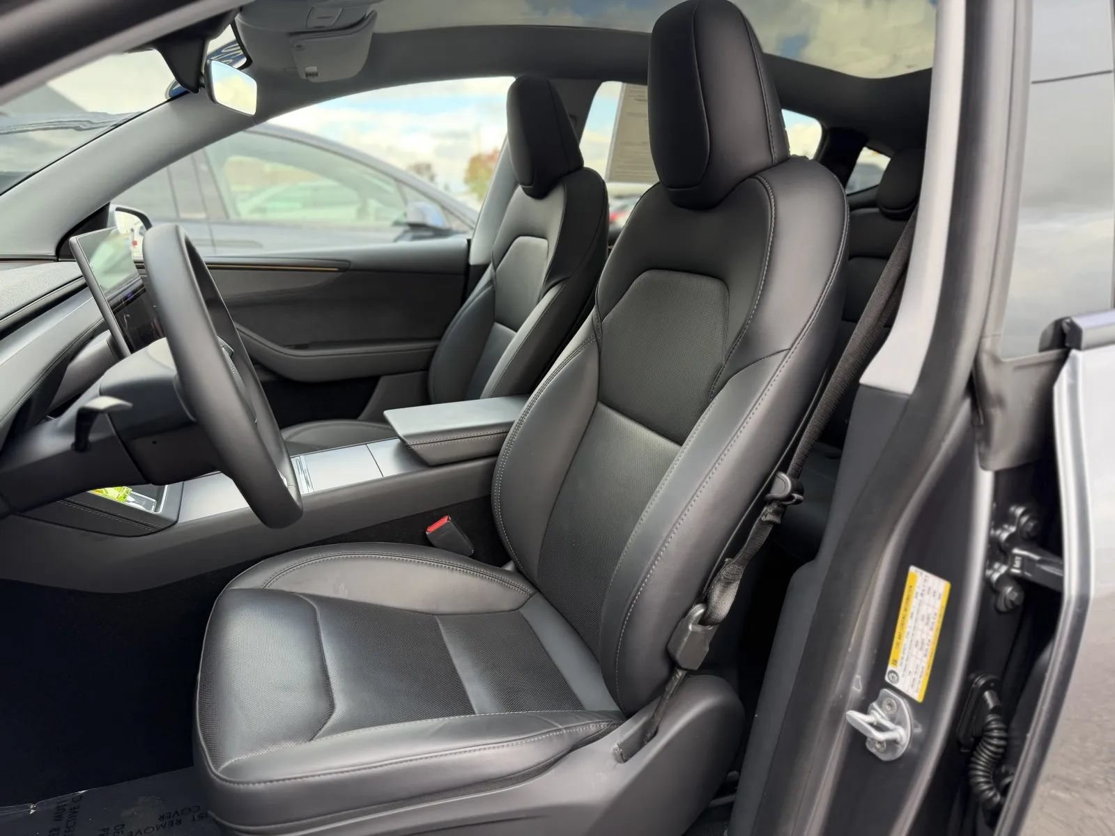 Used 2026 Tesla Model Y Long Range RWD image 15